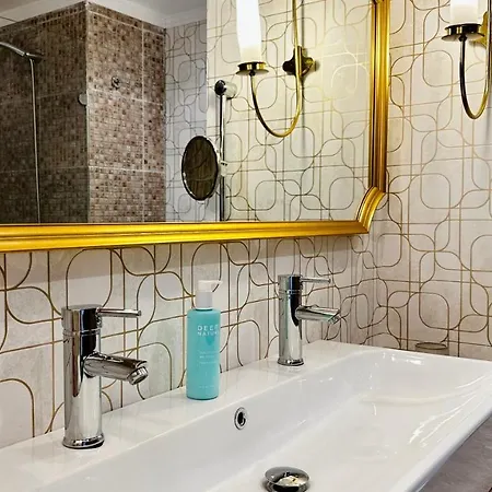 Royal - Modern & Private In Center Sunny 4*