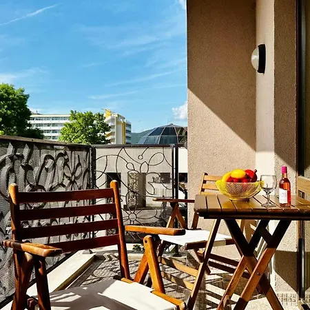 公寓式酒店 Royal - Modern & Private In Center Sunny 4*
