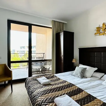 Royal - Modern & Private In Center Sunny Napospart