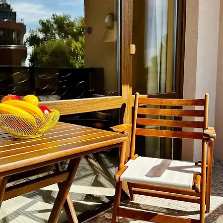Royal - Modern & Private In Center Sunny Apartmanhotel
