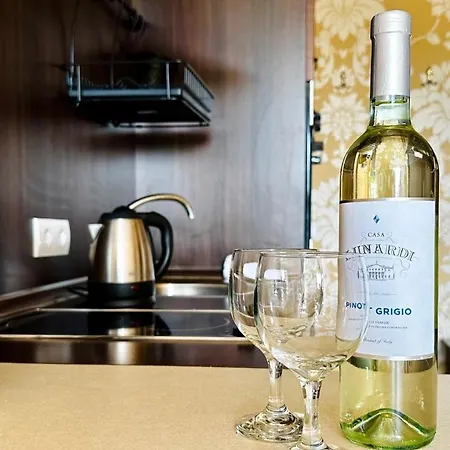 Royal - Modern & Private In Center Sunny 公寓式酒店