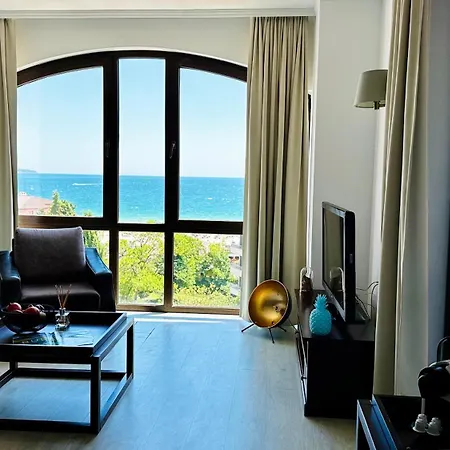 Royal - Modern & Private In Center Sunny Aparthotel 4*