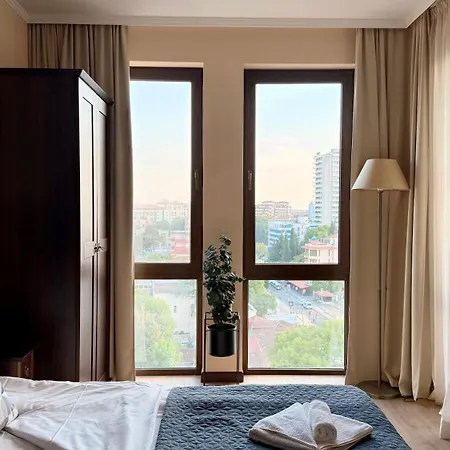 Royal - Modern & Private In Center Sunny 4* 阳光海滩