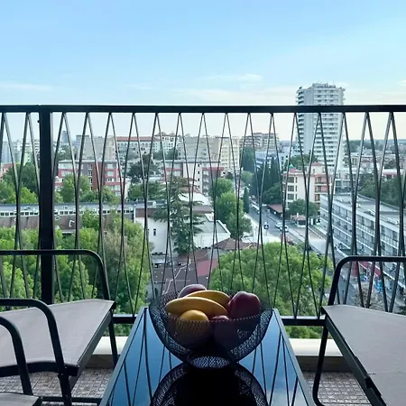 Royal - Modern & Private In Center Sunny 公寓式酒店 4*