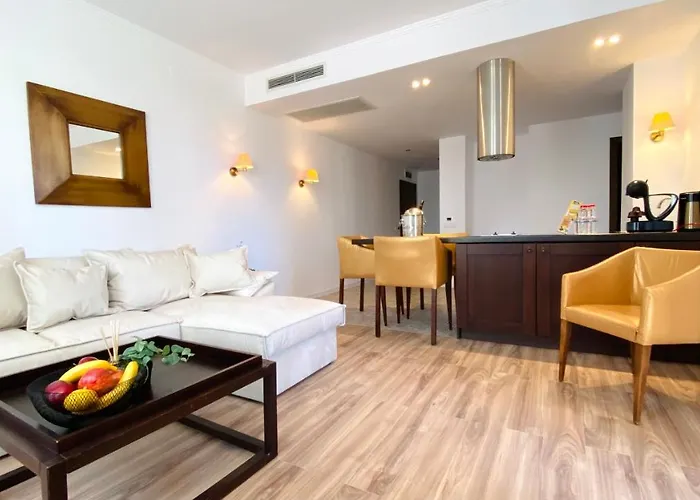 Royal - Modern & Private In Center Sunny 4* Slantschew brjag