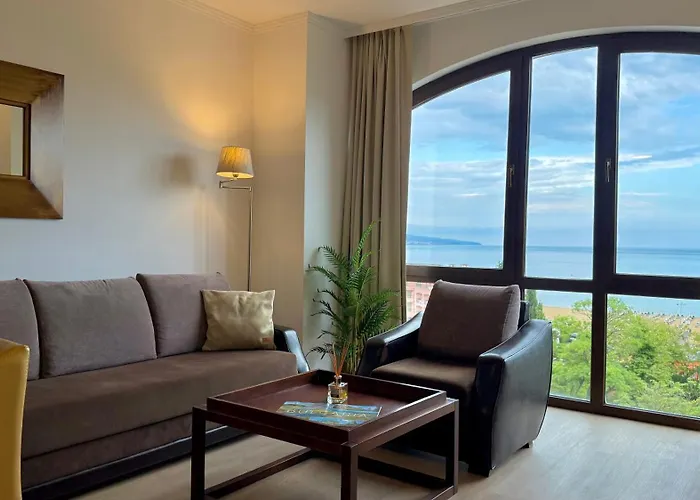 Royal - Modern & Private In Center Sunny 4*