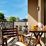Апарт-готель Royal - Modern & Private In Center Sunny 4*