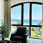 Апарт-готель Royal - Modern & Private In Center Sunny Сонячний Берег