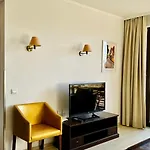 Апарт-готель Royal - Modern & Private In Center Sunny Сонячний Берег