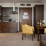 Royal - Modern & Private In Center Sunny アパートホテル サニービーチ