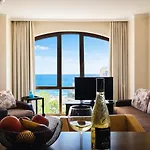 Royal - Modern & Private In Center Sunny Апарт-готель 4*