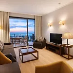 Royal - Modern & Private In Center Sunny Апарт-готель 4*