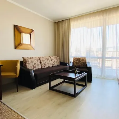 Royal - Modern & Private In Center Sunny *