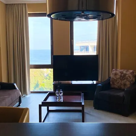 Royal - Modern & Private In Center Sunny *