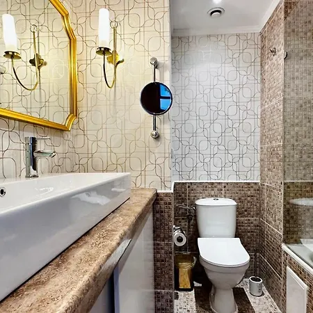 Royal - Modern & Private In Center Sunny