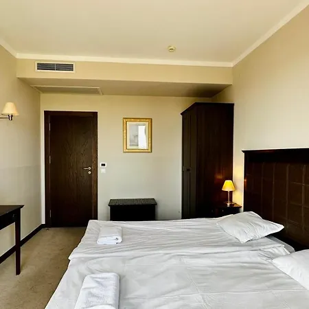 Royal - Modern & Private In Center Sunny Apartahotel