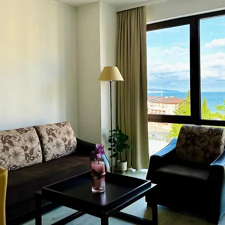 Apartahotel Royal - Modern & Private In Center Sunny 4*