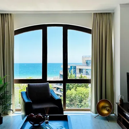 Apartahotel Royal - Modern & Private In Center Sunny 4*