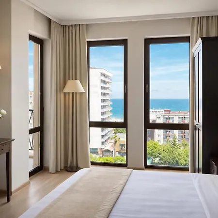 Royal - Modern & Private In Center Sunny Aparthotel 4*