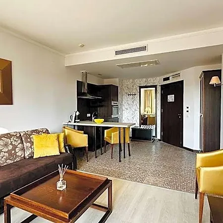 Aparthotel Royal - Modern & Private In Center Sunny