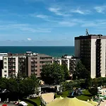 Appart hôtel Royal - Modern & Private In Center Sunny Slantchev Briag