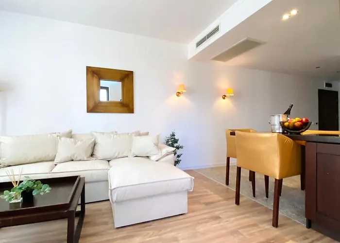 Апарт-готель Royal - Modern & Private In Center Sunny