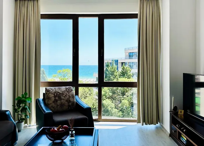 Royal - Modern & Private In Center Sunny Сонячний Берег