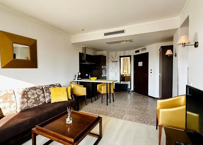 Hotel apartamentowy Royal - Modern & Private In Center Sunny