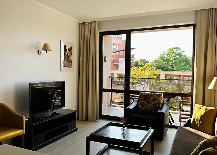 Royal - Modern & Private In Center Sunny Сонячний Берег