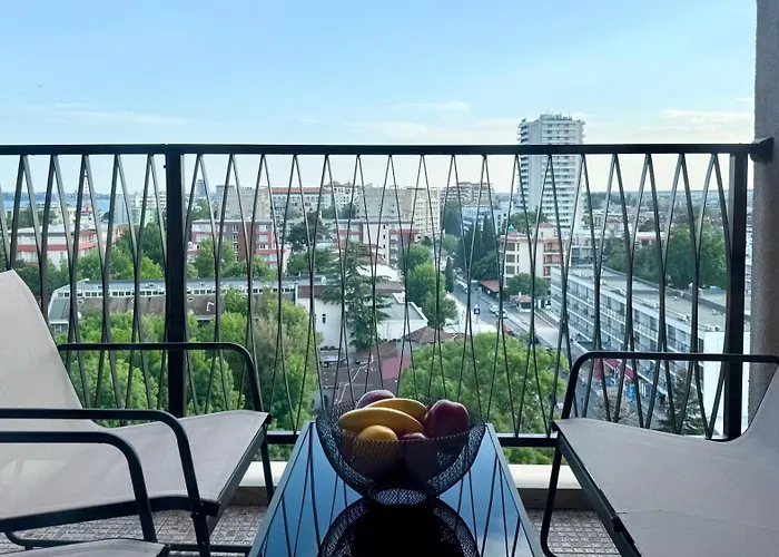 Royal - Modern & Private In Center Sunny Апарт-готель 4*