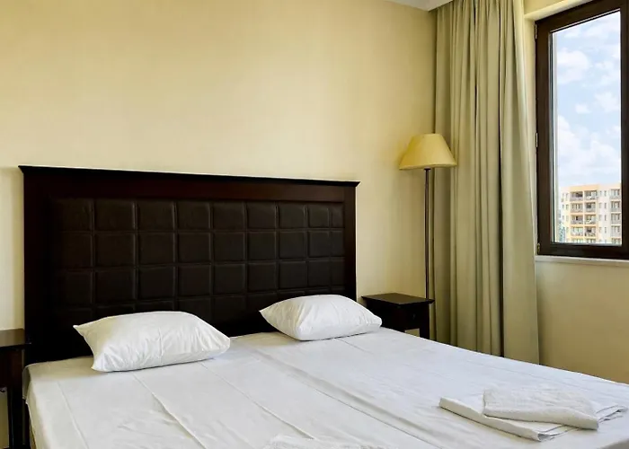 Апарт-готель Royal - Modern & Private In Center Sunny 4*